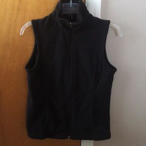 Black fleece land’s end vest
